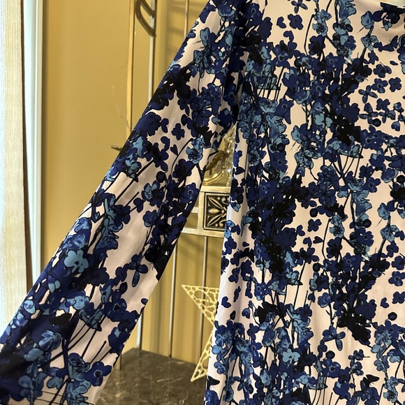 Large beautiful dress، 36.4” long - Picture 3 of 4